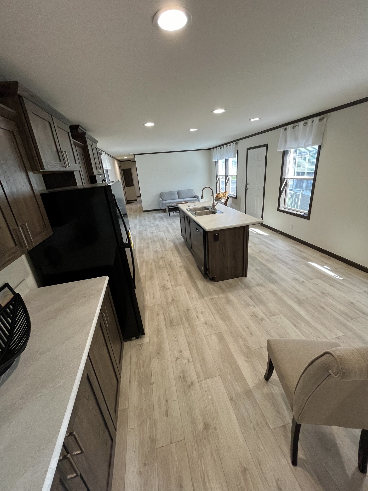 Coffee bar to Kitchen